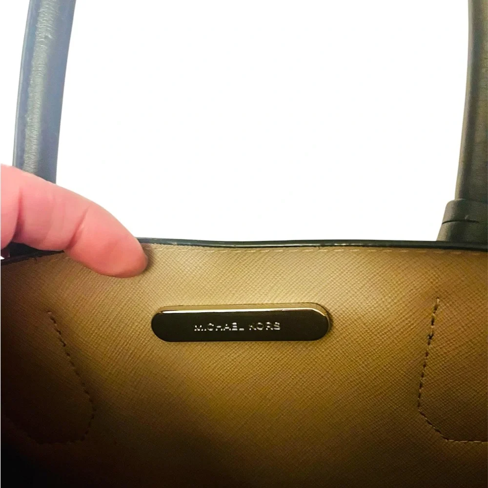 Michael Kors Blue and Black Leopard Print Tote with Wristlet and Strap - Picture 5 of 10